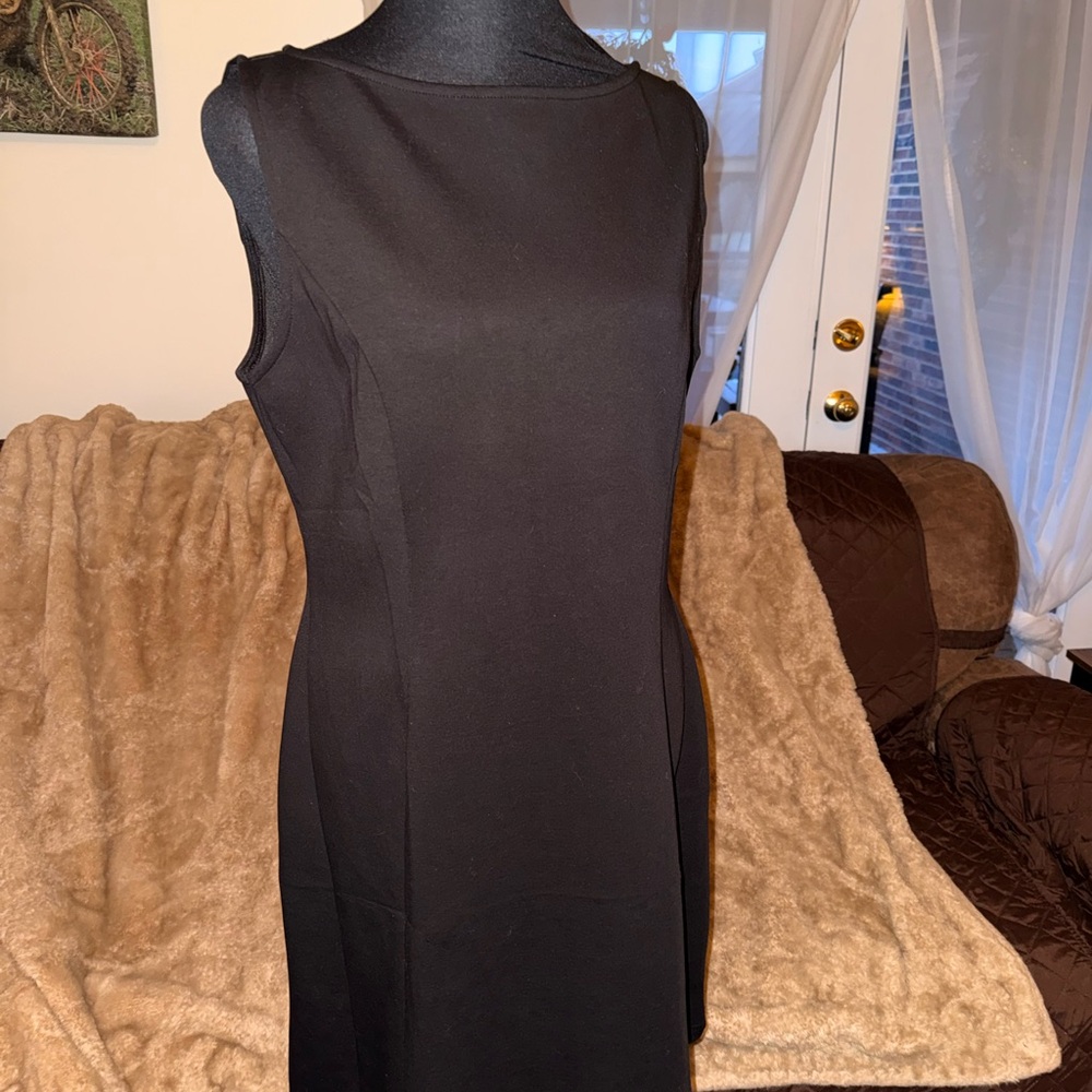 Chic Black Sleeveless Mini Dress